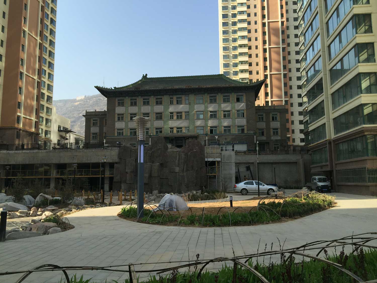 甘肃日报社报业大厦、经济适用房小区（1#、2-A#、2-B#、3-A#、3-B#、4#楼）岩土工程勘察、边坡及基坑支护设计、施工